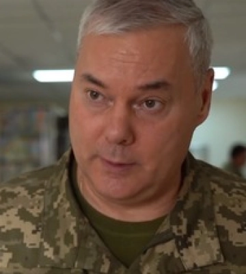 &quot;Їх серця і душі мають бути українськими&quot;: Наєв передав понад 1500 книжок дітям, які лікуються в обласних лікарнях
