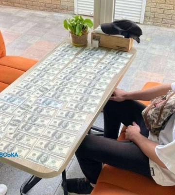 Житель Дніпра за 5 тисяч доларів США обіцяв &quot;вирішити питання&quot; про непридатність до військової служби