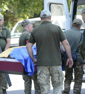 У Полтаві простилися з 22-річним снайпером Артемом Виноградовим, який загинув під час контрнаступу на Запоріжському напрямку