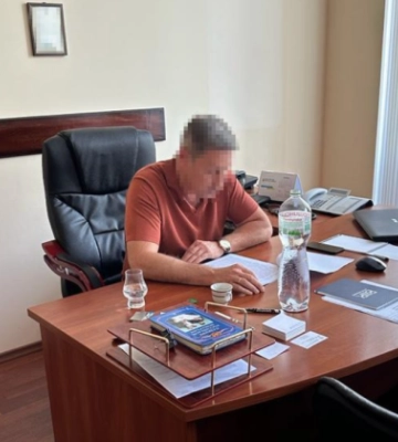 Требовал взятку от инвесторов за установку солнечных панелей: в Одесской области разоблачен чиновник пенитенциарного органа
