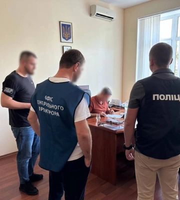 Требовал взятку от инвесторов за установку солнечных панелей: в Одесской области разоблачен чиновник пенитенциарного органа