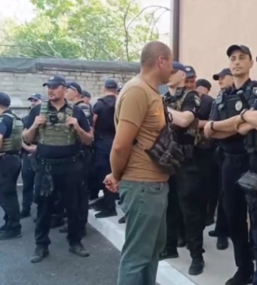 Смертельна стрілянина у Дніпрі: повідомили про травми патрульної
