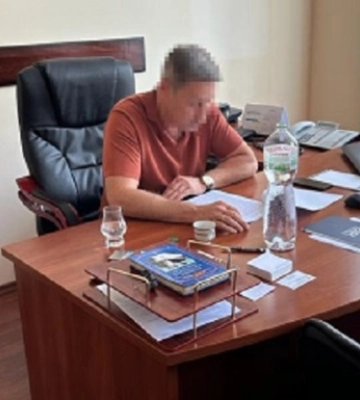 Требовал взятку от инвесторов за установку солнечных панелей: в Одесской области разоблачен чиновник пенитенциарного органа