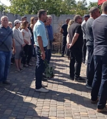 Состоялись похороны водителя, которого застрелил патрульный в Днепре