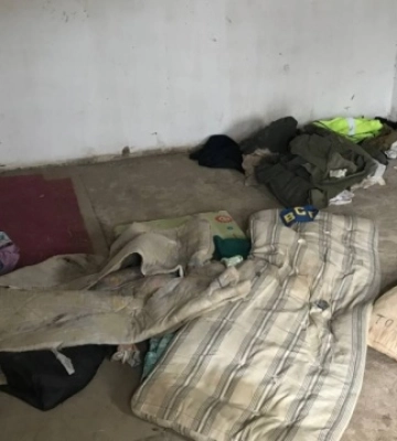У катівні на Херсонщині росіяни пів року тримали щонайменше 20 чоловіків, деякі з них загинули