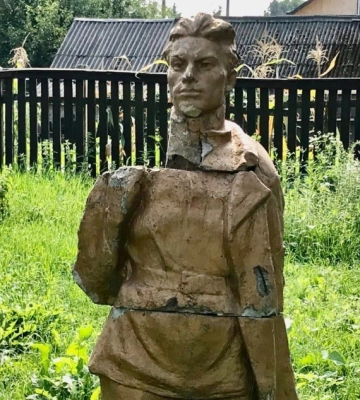 У Кролевці знесли радянський пам’ятник