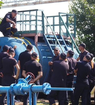 Черкаські рятувальники відпрацювали дії на випадок хімічної аварії (ФОТО)