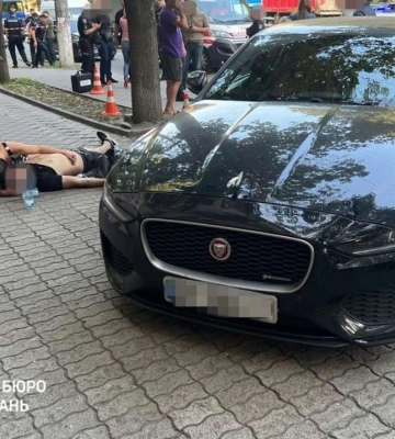 Суд отправил под домашний арест полицейского, который застрелил мужчину в Днепре