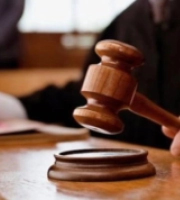 У Сарнах судили чоловіка, який ножем вдарив маршрутника
