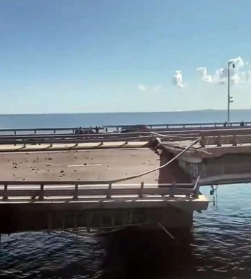 У Британії заявили, що Москва щосили намагається захистити головний символ окупації Криму