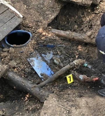 На Полтавщині затримали злодіїв, які крали нафту з трубопроводу