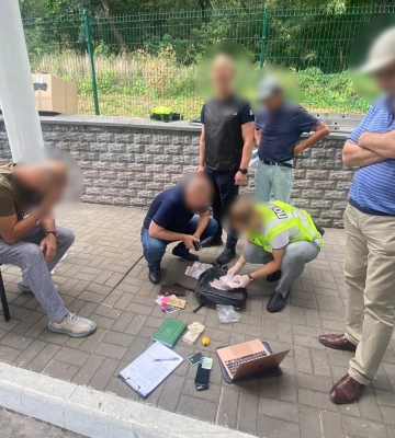 Поліцейські викрили на одержанні 500 тисяч гривень службовця «Київводоканалу» та керівника приватної фірми