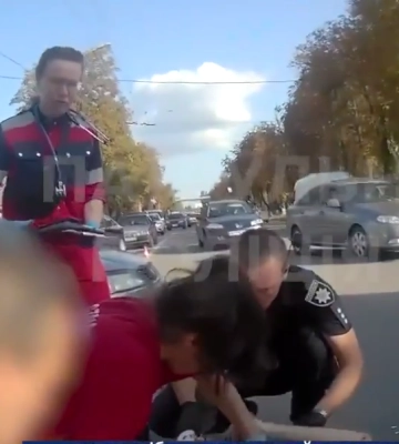 У Харкові в аварії травмувався водій скутера (відео)
