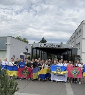 Луцькі прикордонники поїхали підтримати Усика у бою проти Дюбуа