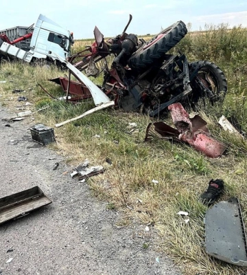 У Рівненському районі внаслідок ДТП тяжко травмувався водій трактора