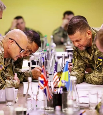 Після наради з керівниками штабів НАТО й Британії Залужний вирішив зосередитися на прориві до Азовського моря, - The Guardian
