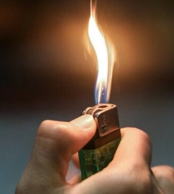 Облив бензином: У Дніпропетровській області чоловік посварився з односельцем і підпалив його
