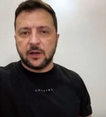 У небі над Житомирщиною сталася катастрофа. Загинуло троє льотчиків, розслідування триває, - Зеленський. ВIДЕО