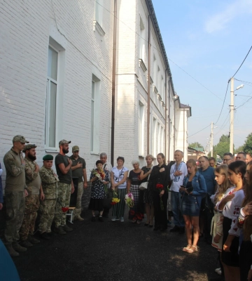 «Це людина з великої літери. Власне, він був  таким же великим патріотом України!»: у Полтаві відкрили меморіальну дошку на честь&amp;hellip;