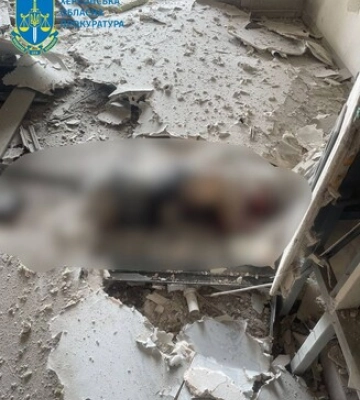 Россияне убили мирного жителя Херсона. Вражеские снаряды попали в жилой квартал