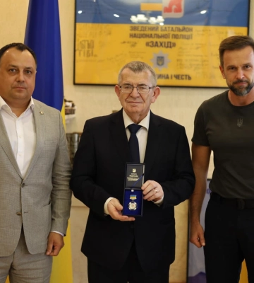 До 70-літнього ювілею відзнакою «За розвиток Закарпаття» нагородили колишнього обласного депутата і мера Ужгорода Степана&amp;hellip;