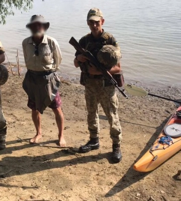 Каліфорнієць випадково заплив до України на каяку