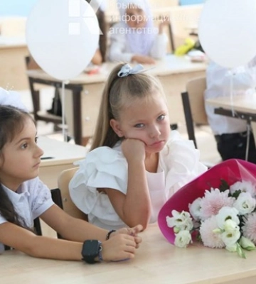 КрымSOS: родителей крымских школьников не пустили на линейки