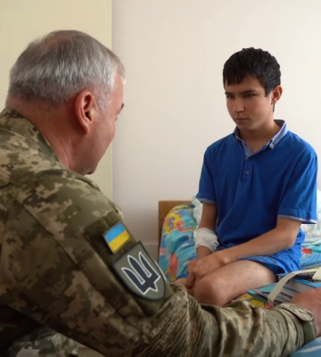 Командующий Объединенными Силами передал в областные больницы более 1500 детских книг