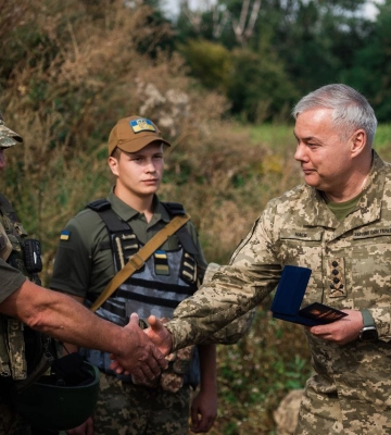 Генерал ВСУ показал момент уничтожение ракеты из ПЗРК Stinger под Киевом: видео попадания