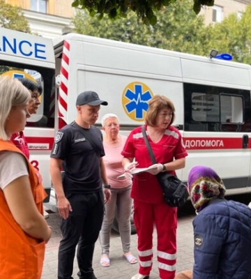 Не годувала й змушувала жебракувати: в Запоріжжі жінка знущалась над своєю мамою