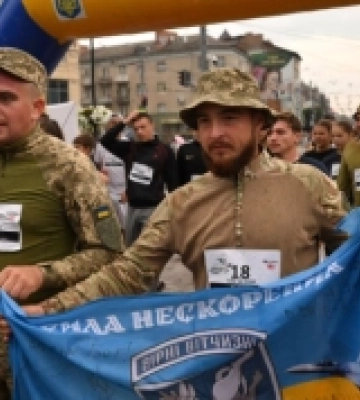 «Вшанувати воїнів»: у Луцьку відбувся патріотичний забіг