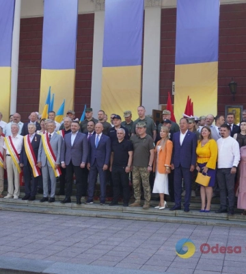 В Одесі з нагоди Дня міста урочисто підняли прапори родів військ та країн-партнерів