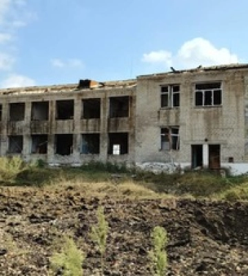 Россияне &quot;победили&quot; школу на Харьковщине: фото последствий ударов