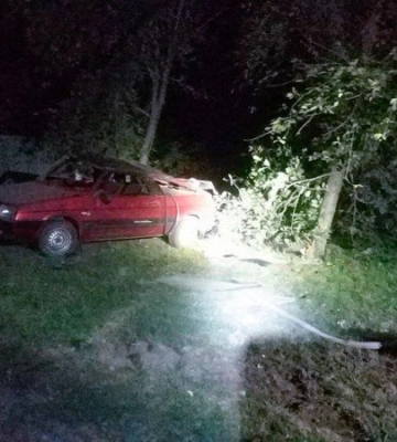 На Полтавщини п’яний 19-річний водій з’їхав у кювет, через що постраждали троє людей