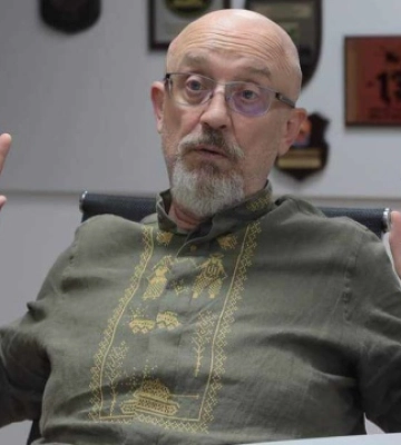 Без масової видачі зброї на початку війни Україна втратила б Київ, Миколаїв, Одесу - Резніков