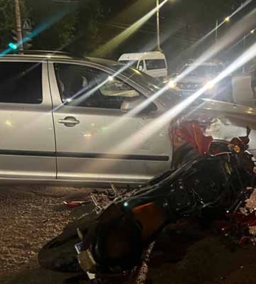 На Полтавщині внаслідок ДТП загинув неповнолітній мотоцикліст, який зіткнувся з легковиком
