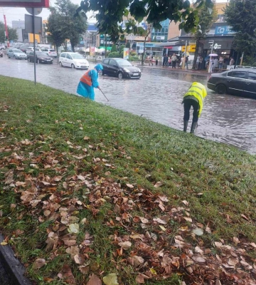 У Львові ліквідовують наслідки затоплення вулиць, під&#039;їздів, трамвайних колій