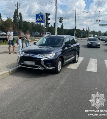 У Сумах водійка збила на переході двох жінок