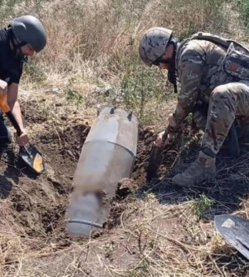 Рівненські поліцейські-кінологи допомогли вибухотехнікам на Херсонщині