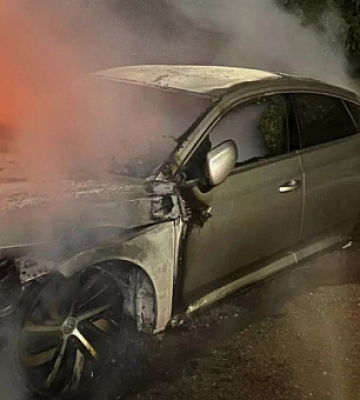 Криворізькі рятувальники ліквідували пожежу в легковику