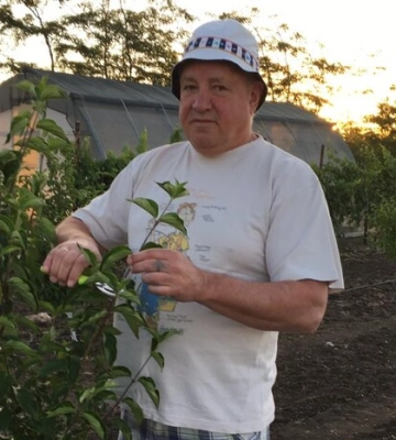 Український фермер здивував новими продуктами, виготовленими із кизилу