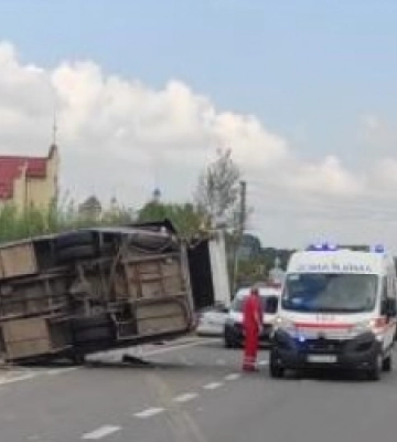 Водій під наркотиками врізався у автобус на Львівщині