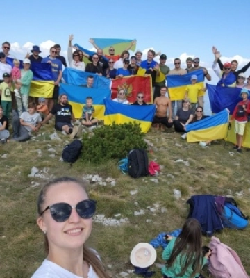 Українські прапори підняли на горі Црна Глава в Чорногорії