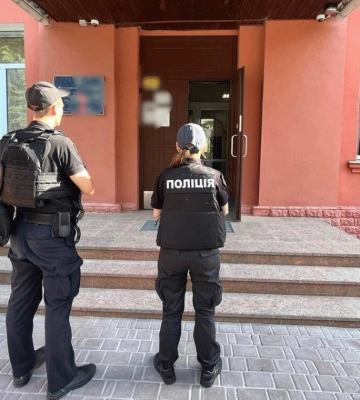 Слідом за Києвом стало відомо про «мінування» всіх шкіл у Броварах