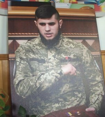 Гімназію на батьківщині загиблого в бою з окупантами Героя України Дмитра Коцюбайла перейменували на його честь. ВIДЕО