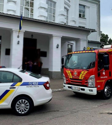 У Білій Церкві на Київщині поліцейські перевіряють повідомлення про замінування школи