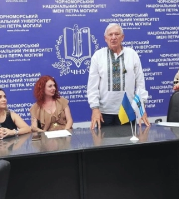 У Миколаєві урочисто випустили першу групу помічників ветеранів