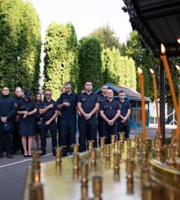 У Луцьку рятувальники вшанували ікону «Неопалима купина», яка є покровителькою вогнеборців