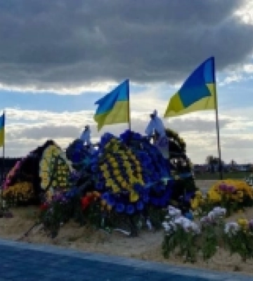 На Алеї Героїв у Сарнах прокладуть бруківку