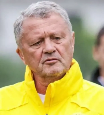 Агент погрожує судом відомому екстренеру луцької «Волині» через зірваний трансфер: що трапилось